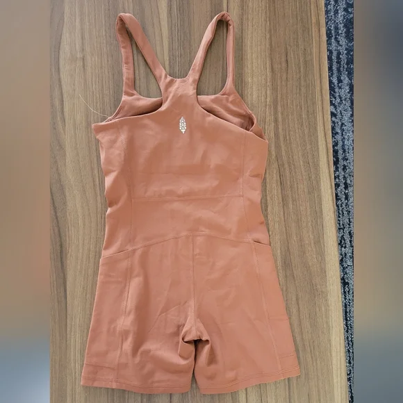 Free People Movement Rust Playset Bodysuit Raceback Pockets Size XS - Picture 3 of 8